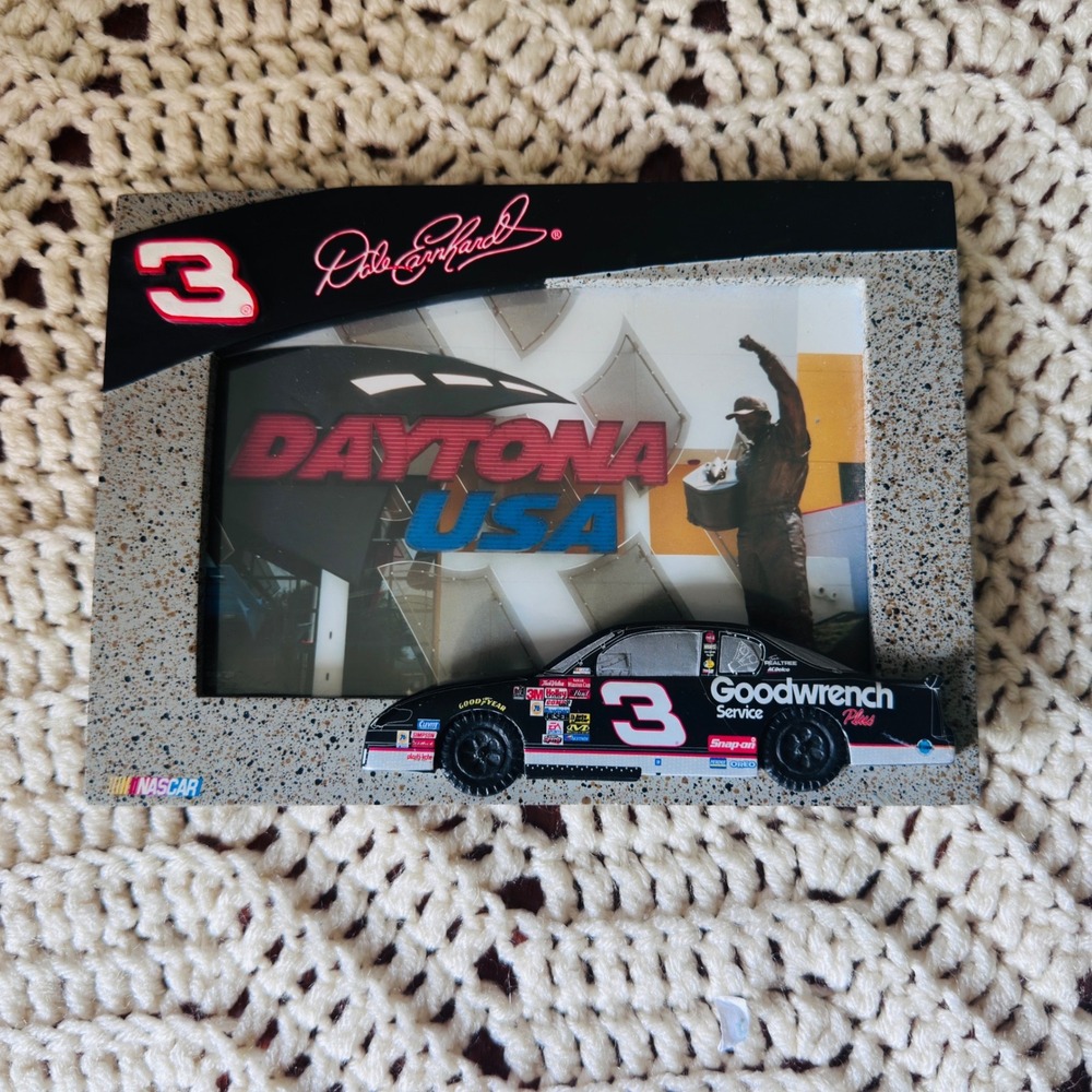 Dale Earnhardt NASCAR #3 Goodwrench Daytona USA 4x6 Photo Frame 2001 Vintage